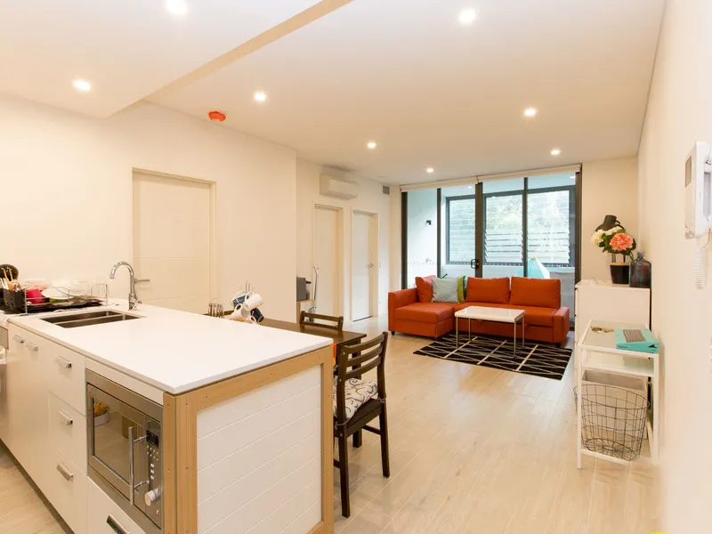 Price Reduction! Near New Luxury 2 Bedrooms plus Study Apartment