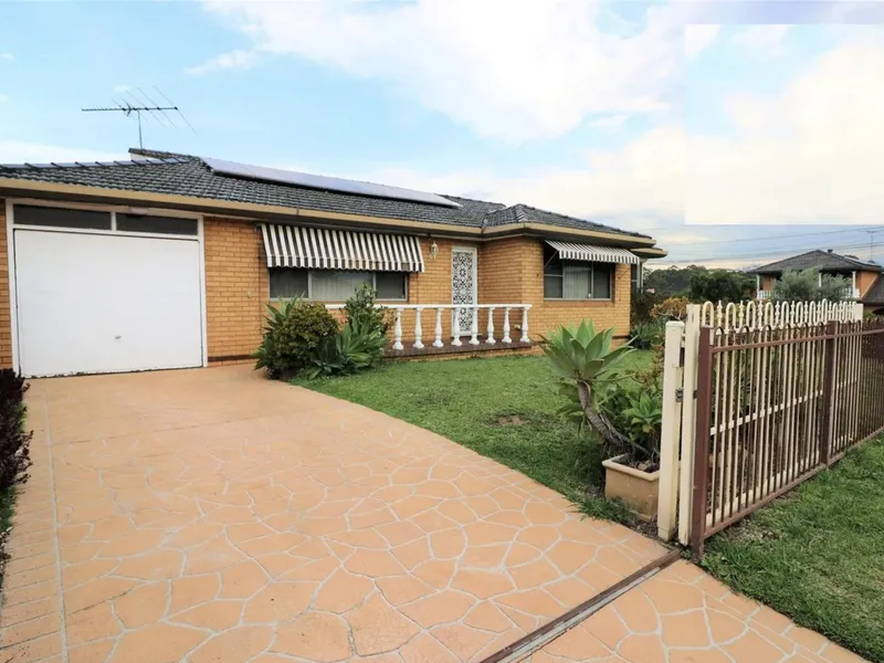 BEAUTIFUL BRICK FAIMLY HOME