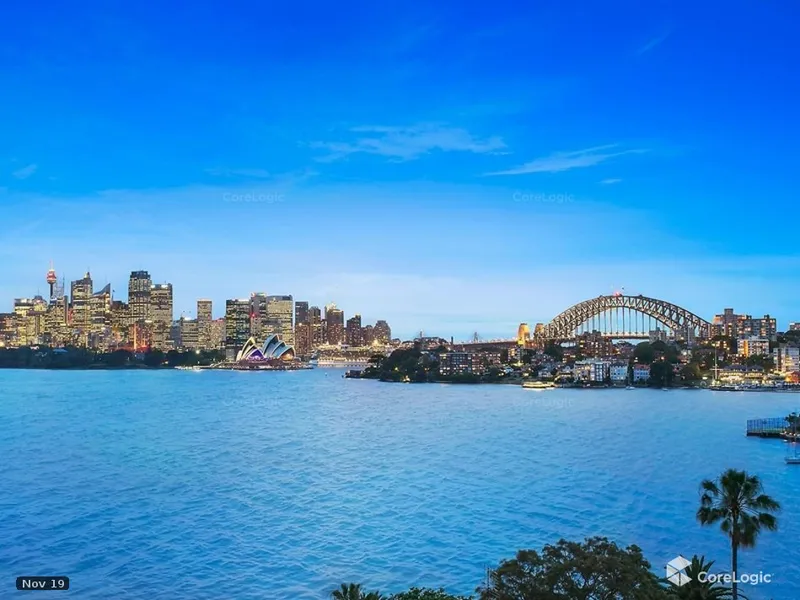 Fully furnished Executive Residence with Views of Opera House and Harbour Bridge