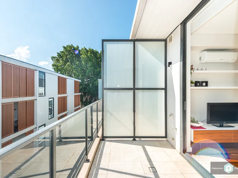 Top Floor Executive Living in a Boutique Complex