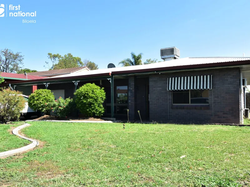 BRICK HOME IN PRIME LOCATION!