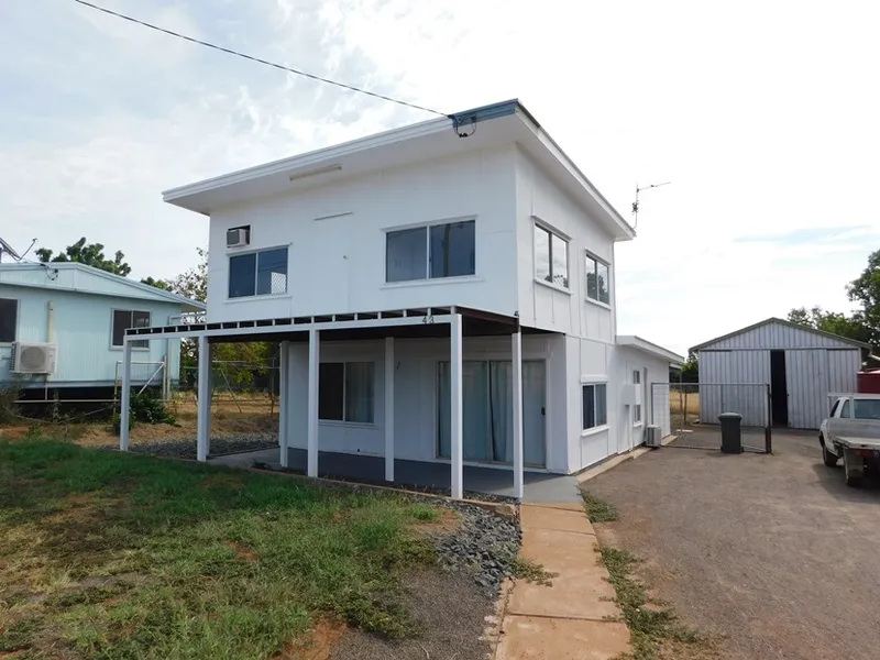 BE YOUR OWN DECORATOR