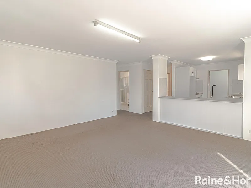 2 Bedroom Unit in a Quiet Street!