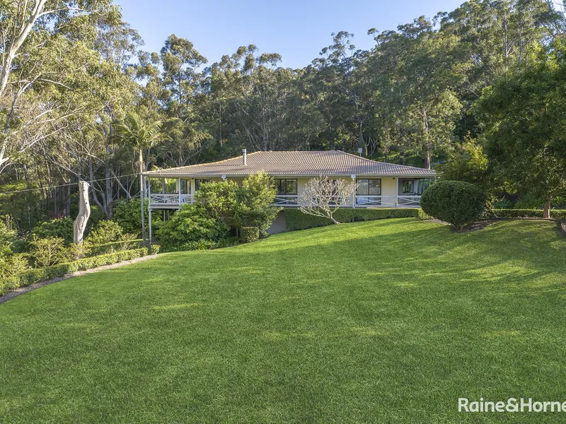 5 Acres with Magnificent Views!