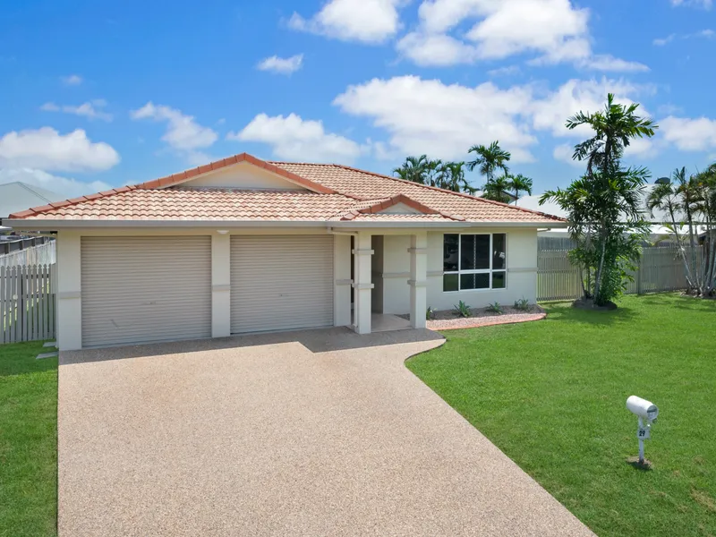 Enviable Location... walk to the beach....BIG block!