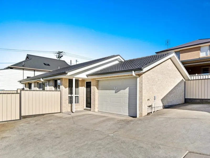 SPACIOUS VILLA WITH PRIVATE YARD