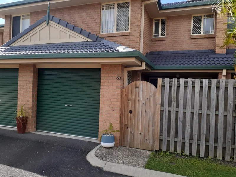 Well presented 3 bedroom 2.5 bathroom townhouse near the heart of Mudgeeraba.