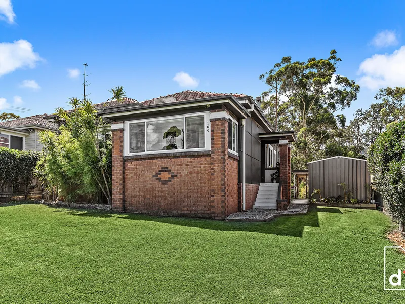 Stylish & spacious family living with a dream garden!