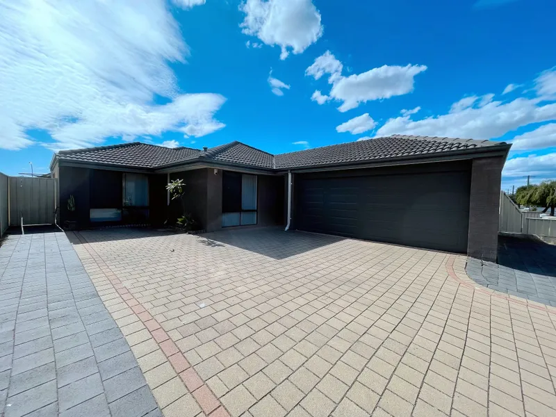 Beautifully Presented 3x2 with Home Theatre