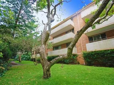 GREAT VALUE! 2 BEDROOMS UNIT WITH LOCK UP GARAGE