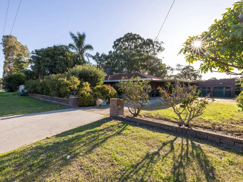 IDEAL FAMILY HOME WITH TWO SEPARATE LIVING AREAS AND SHED