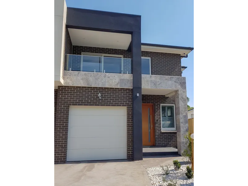 Luxurious Near New Duplex