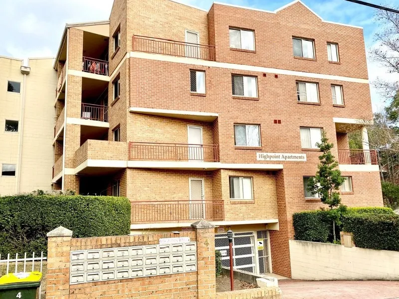 Clean, 2 Bedroom Unit!