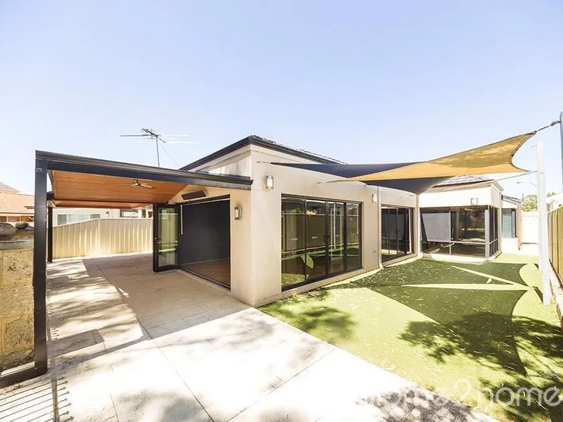 BEAUTIFUL HOME ...LOCK AND LEAVE