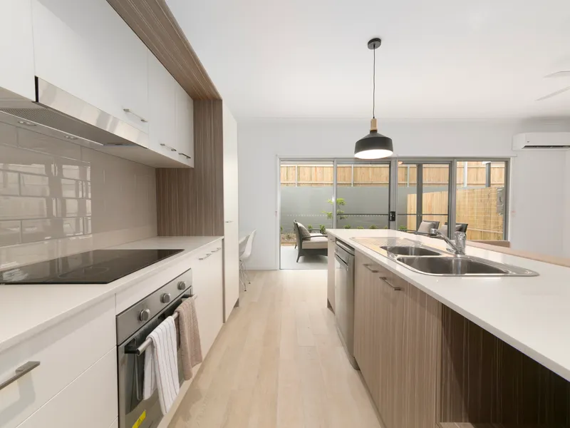 3 Bed, 2 Bath, Air-conditioned Dual Entrance Terrace Home!