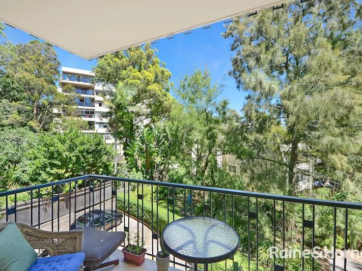 Spacious Two Bedroom Apartment in Prime Location