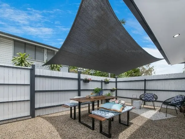 Recently refurbished two-bedroom unit, close to all amenities