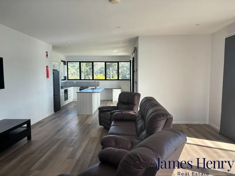 🌟 2 Bedroom Loft Apartment for Rent! 🌟
