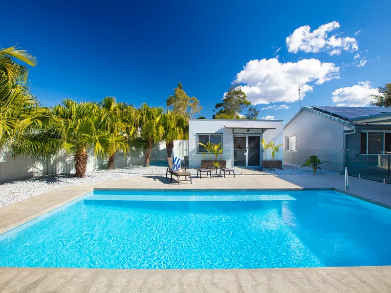 IMPRESSIVE RENOVATED FAMILY HOME NESTLED IN A QUIET CUL-DE-SAC