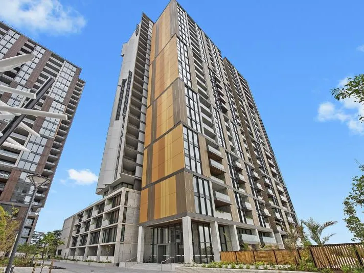 Luxurious two bedrooms + Study security apartment