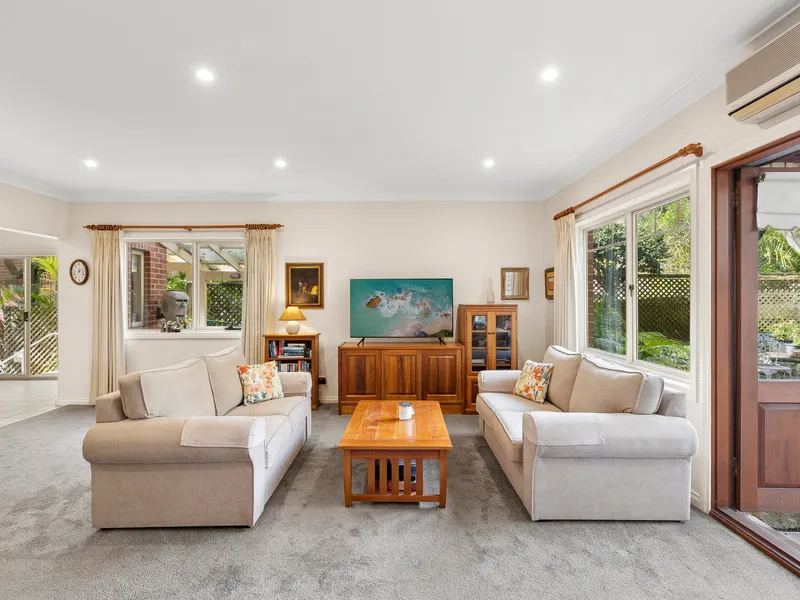 Comfort and Convenience in a Leafy Oasis