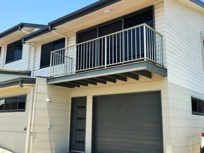 Modern Townhouse Close to CBD