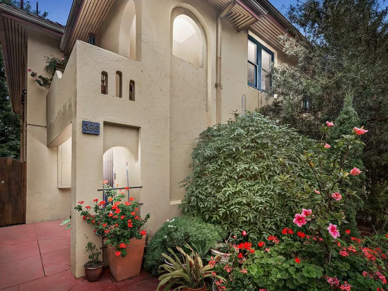 Irresistible 1930s Apartment Beauty with Parkside Charm