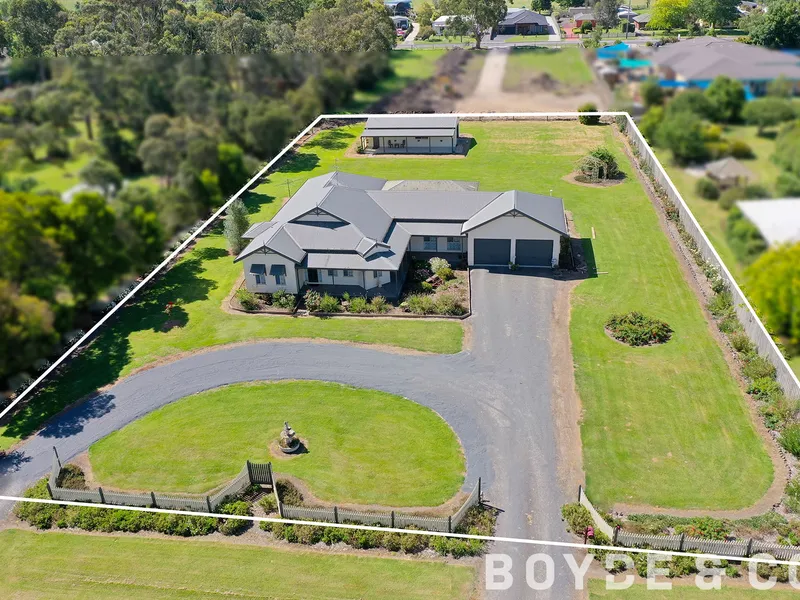 Quality family Home On An Acre