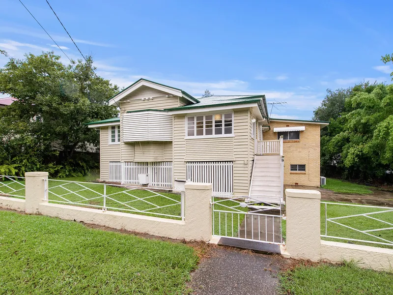 LARGE FAMILY HOME SUITABLE FOR EXTENDED FAMILY 