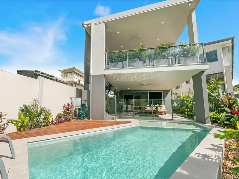 EXCEPTIONAL NEAR NEW GOLDEN TRIANGLE BEACH HOUSE, JUST METRES TO THE SAND!