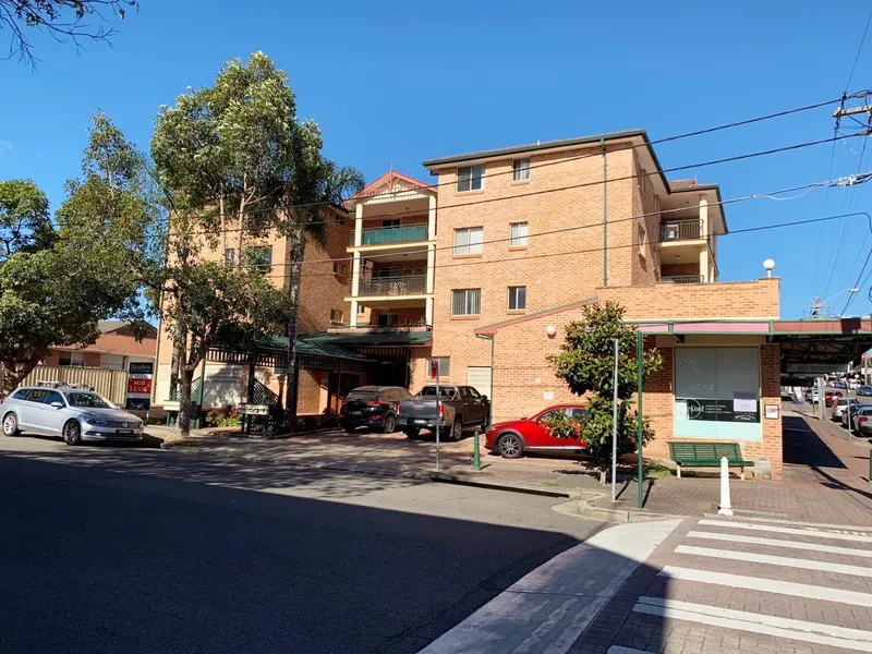 Spacious Two Bedroom Unit in the Heart of Mortdale  