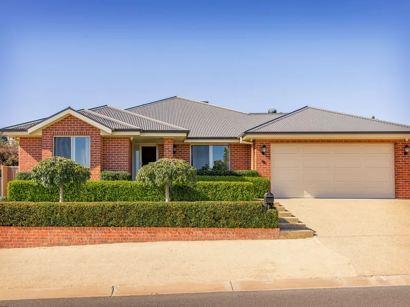 Stylish Family Home in Mitchell Park