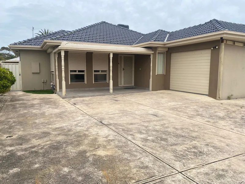 Unit 1/34 and 2/34 Glendenning Street, St Albans Available for Lease!! Unit-1 ($370/week) Unit-2 ($410/week)