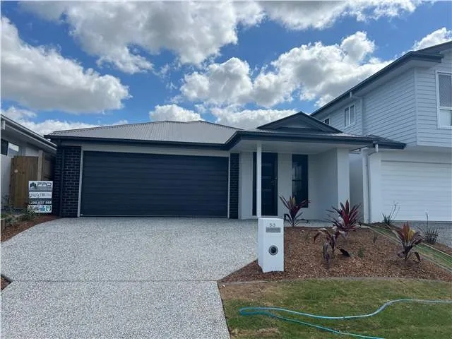 Brand New 4 Bedroom Home In Logan Reserve!