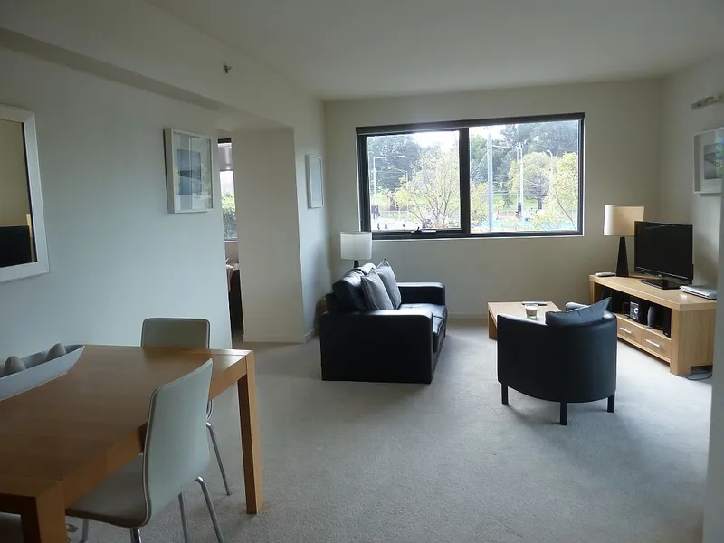 Fully furnished one bedroom plus study in The Hallmark with views of The Shrine.