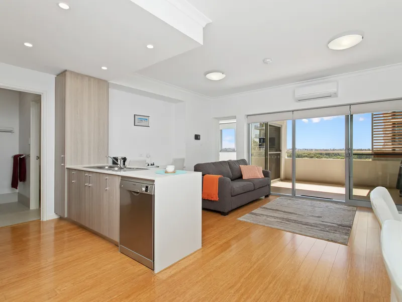 Prime Riverside Views and Living!