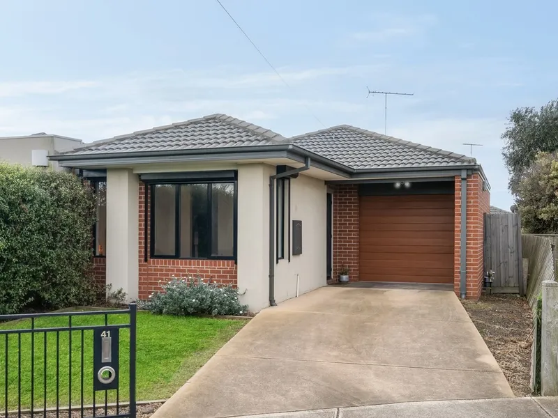 3 Bedroom , 2 Bathroom Townhouse