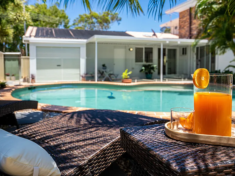 Beautiful Woorim Home With Outdoor Oasis - 4 Bedroom Plus Office