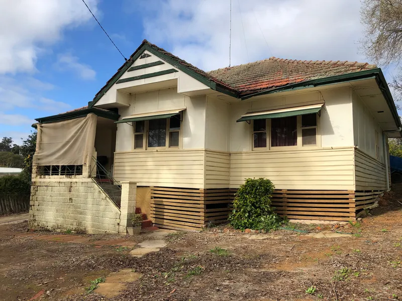 Ideally Located Town Block with Bonus House!