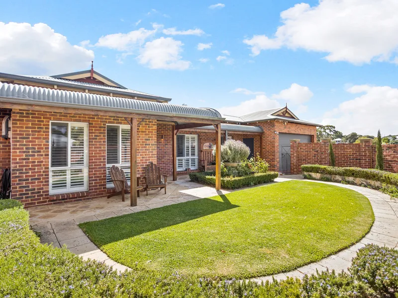 COASTAL CHARACTER FAMILY LIVING