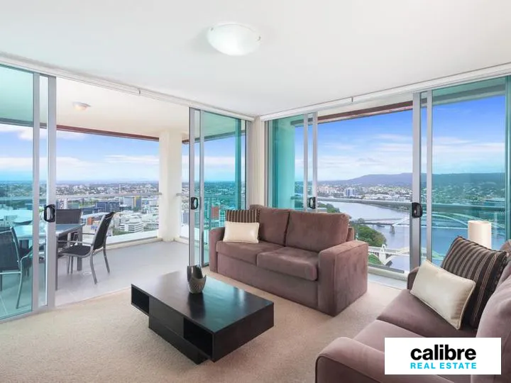 Stunning Brisbane Views from this furnished 29th floor apartment