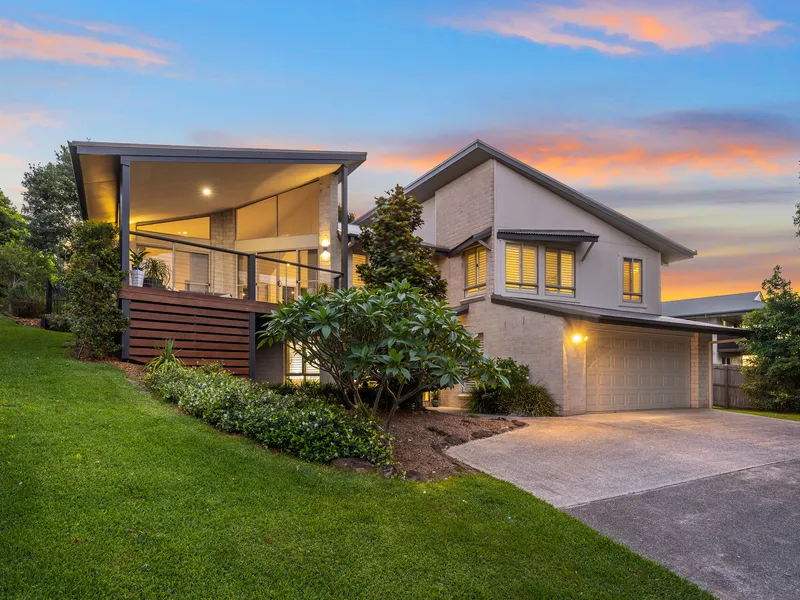 SPACIOUS AND SUNNY FAMILY ENTERTAINER WITH VIEWS