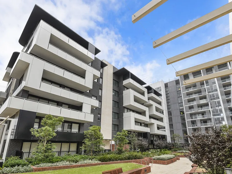 Near new spacious apartment