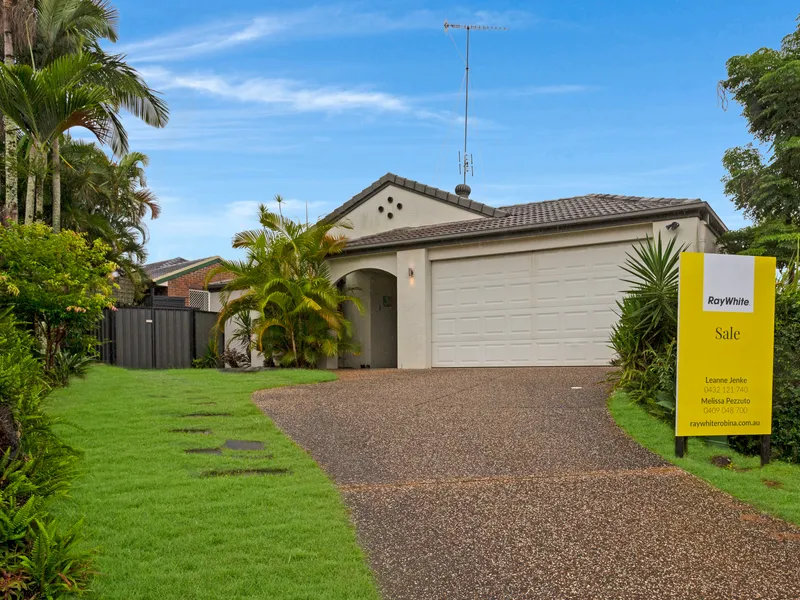 Level Home with a Pool and extra parking for the Caravan or Boat