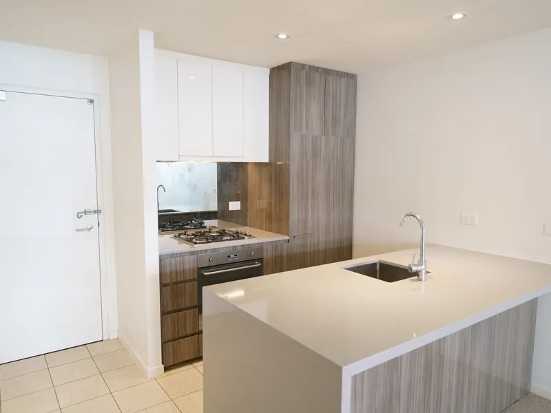PRIME LOCATION | SPACIOUS| ON TOP OF TOP RYDE SHOPPING CENTRE