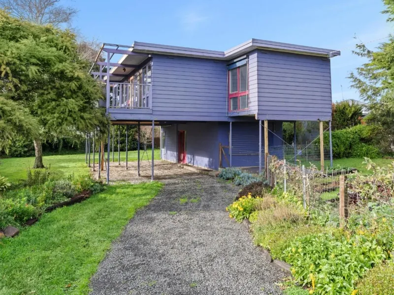 Excellent Location & Great Views.