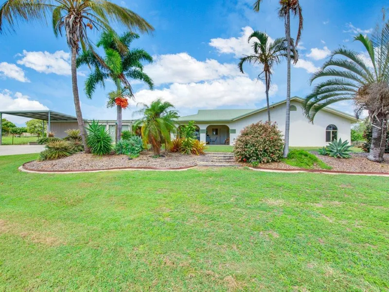 Magnificent Acreage Home with Swimming Pool, Large Shed and Boat/Caravan Port