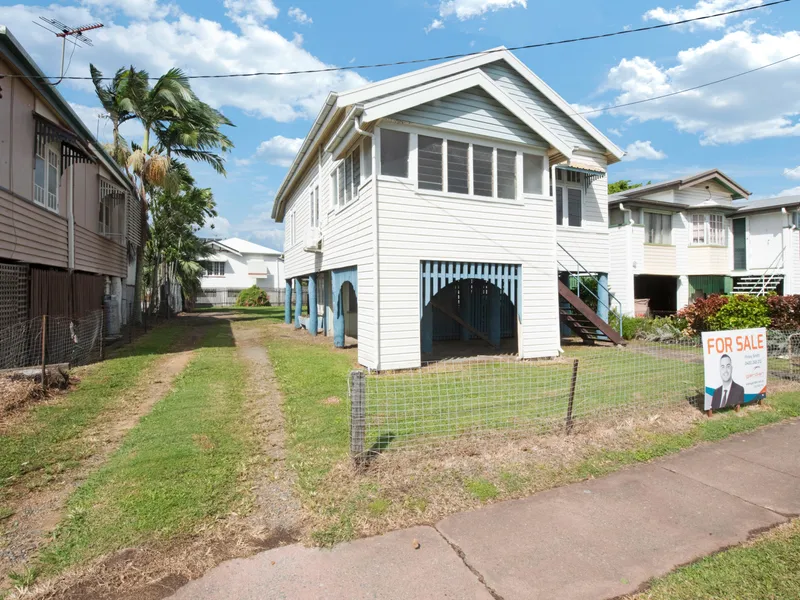Centrally Located Queenslander - Room For a Shed