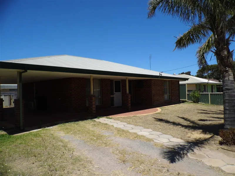 Modern Brick & Iron residence in brilliant location