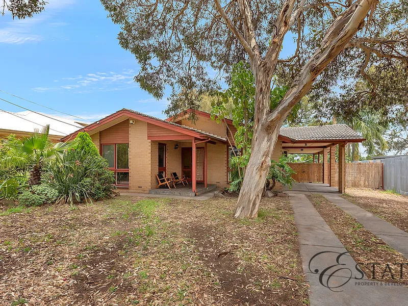 Renovators, Investors, and First homeowners' opportunity in Tea Tree Gully, 808sqm block
